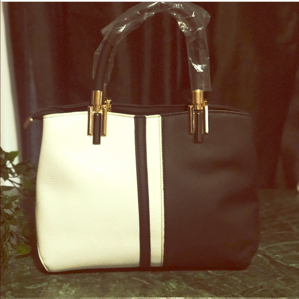 Black and white Handbag